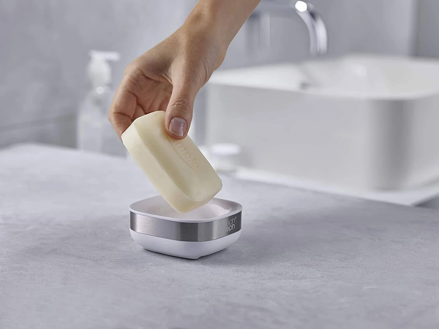 Joseph Joseph Slim Steel Soap Dish 5 Joseph Joseph Slim Steel Soap Dish - Image 3