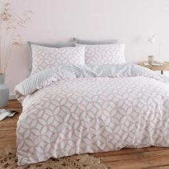 Catherine Lansfield Geo Trellis Pink Duvet Set